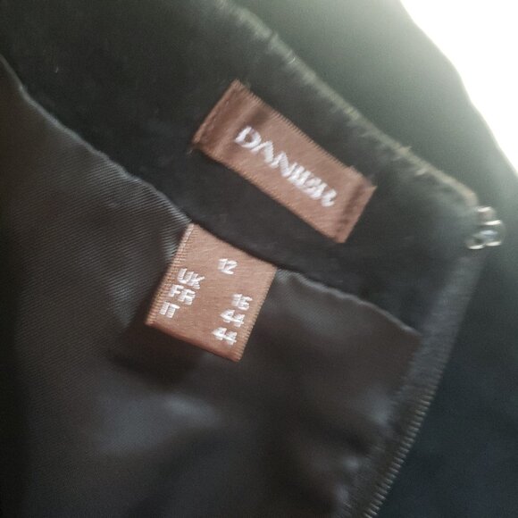 Danier Suede Flair Skirt - Picture 3 of 4